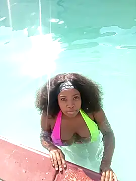 SweetSlenderChoc online show from 02/04/26, 02:23