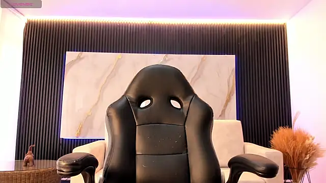 sofiapalacioss online show from 11/13/25, 07:35