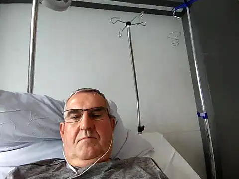 Oldmenhot66 online show from 10/21/25, 08:37