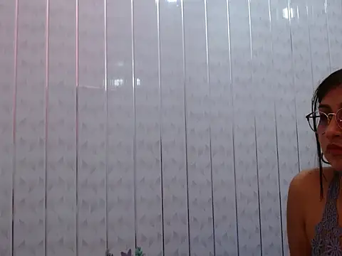 Emiily Johamson online show from 09/19/25, 02:24