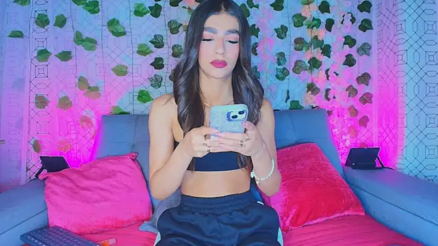 collet 1 online show from 09/28/25, 12:10