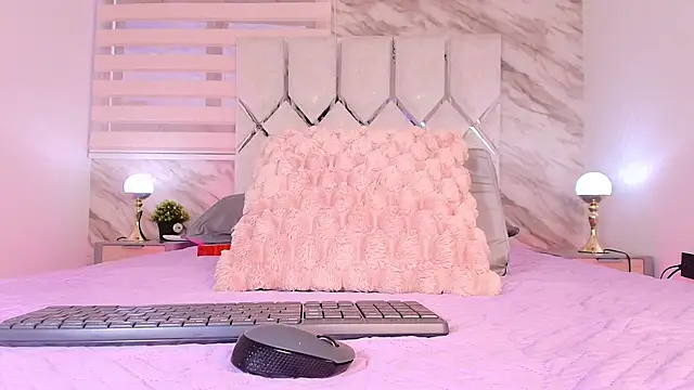 collet 1 online show from 11/25/25, 11:54