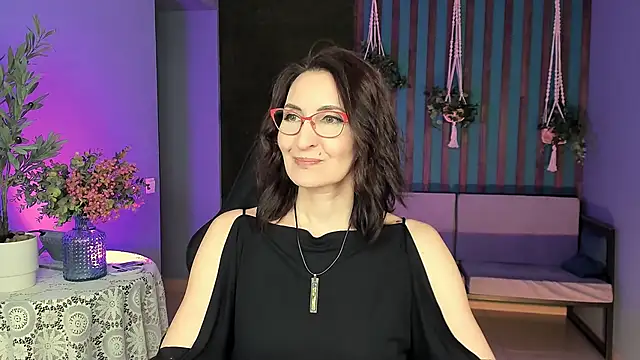 UnaTerra online show from 10/11/25, 05:17