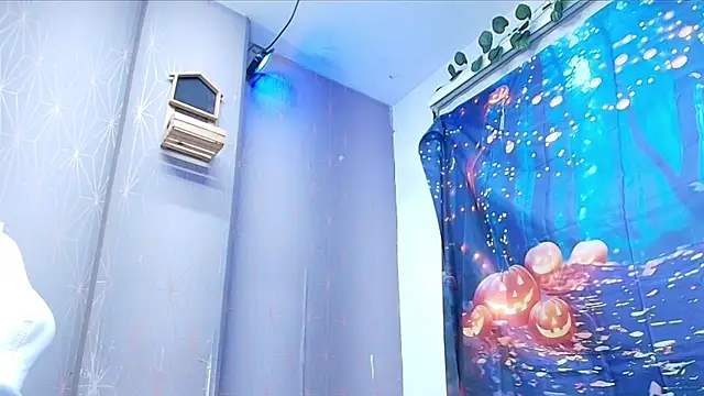 sofi hils online show from 10/06/25, 12:02