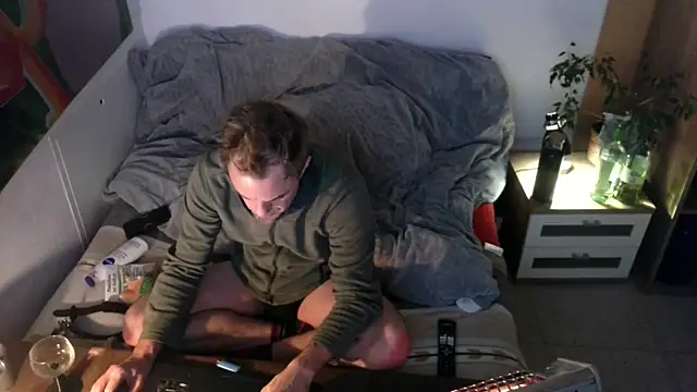 EdelHolz91 online show from 11/28/25, 03:14