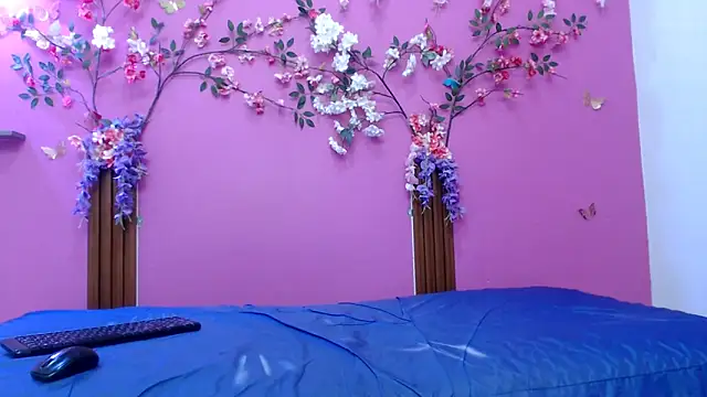 skinnysofia18 online show from 02/27/26, 01:22