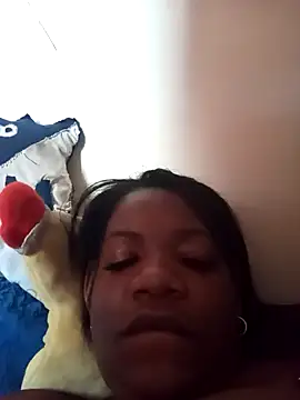 rouse-rosalie7 online show from 10/29/25, 05:47