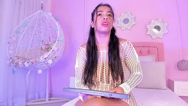 CannelaSmith online show from 10/03/25, 07:33