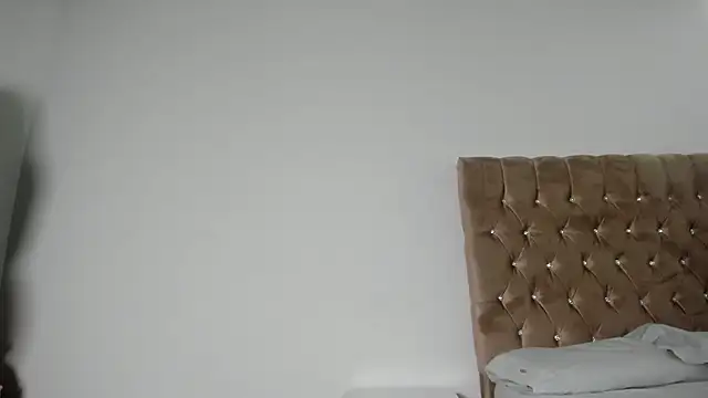 Snapshot of SeleneMakris chatting on 10/10/25, 01:32 SeleneMakris online show from 10/10/25, 01:32