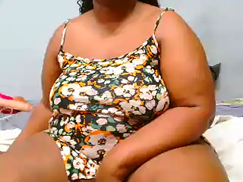 Snapshot of ROYALASS25 chatting on 03/22/25, 01:11 ROYALASS25 online show from 03/22/25, 01:11