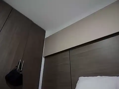 Liiz 01 online show from 10/13/25, 12:21