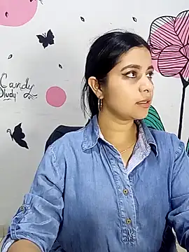 ValerieLove  online show from 10/13/25, 07:47