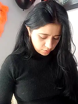 ValerieLove  online show from 10/29/25, 07:37