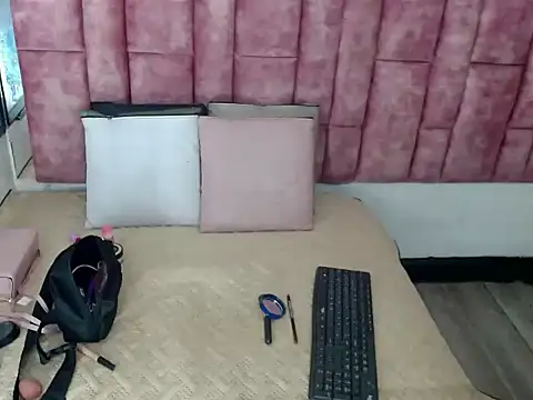 Penelopee Rouse online show from 10/29/25, 12:51