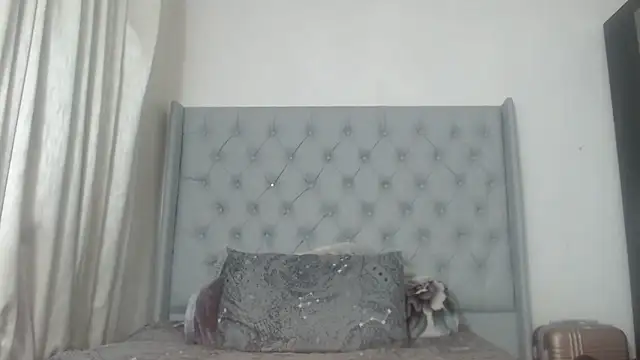 Snapshot of BeautyQueenX22 chatting on 06/18/26, 07:29 BeautyQueenX22 online show from 06/18/26, 07:29