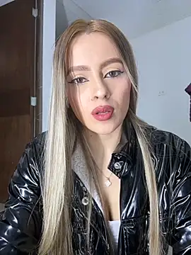kendal blonde online show from 09/10/25, 12:21