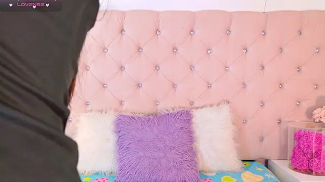 CaterinaRomano online show from 12/16/25, 03:06