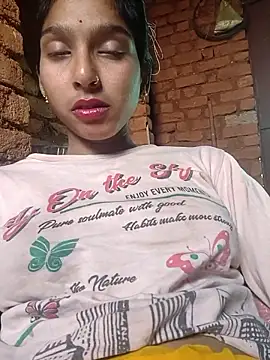 Snapshot of Yatiksha_Beby chatting on 11/21/25, 07:51 Yatiksha Beby online show from 11/21/25, 07:51