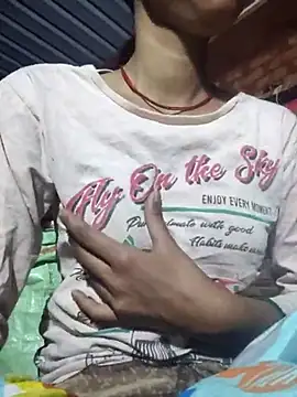 Snapshot of Yatiksha_Beby chatting on 12/18/25, 03:40 Yatiksha Beby online show from 12/18/25, 03:40