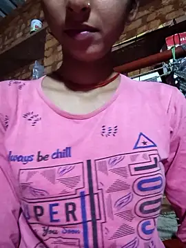 Snapshot of Yatiksha_Beby chatting on 12/22/25, 02:58 Yatiksha Beby online show from 12/22/25, 02:58