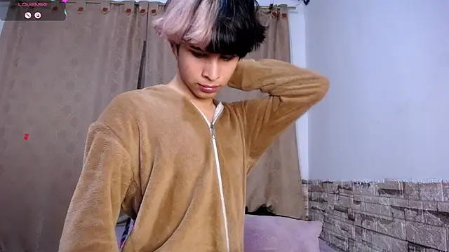 DaraKat18 online show from 04/09/26, 11:21