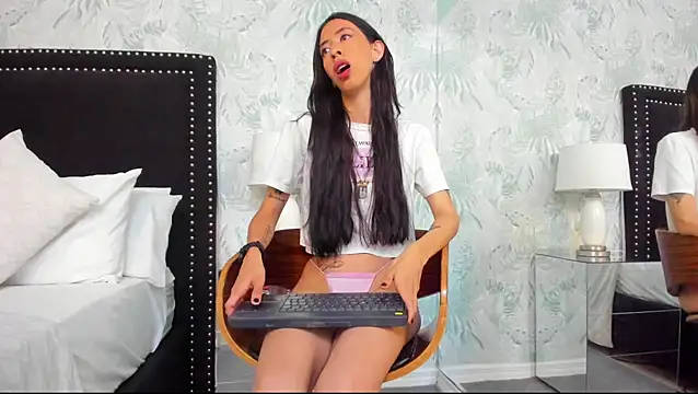 Kendal Foxxx online show from 10/27/25, 12:04