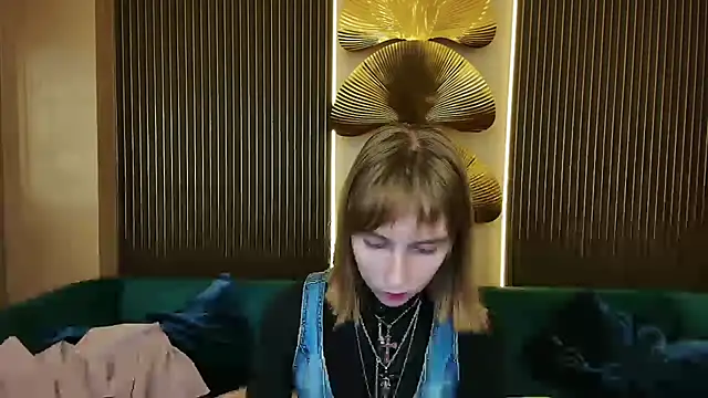 Beverly Gomes online show from 11/22/25, 03:55