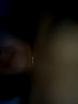 Snapshot of Alaia33200 chatting on 09/27/25, 04:28 Alaia33200 online show from 09/27/25, 04:28