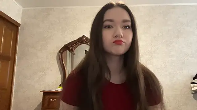 Pikmigirl18 online show from 09/15/25, 01:11