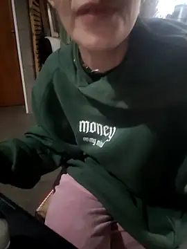 Almendrasexy online show from 10/27/25, 06:23