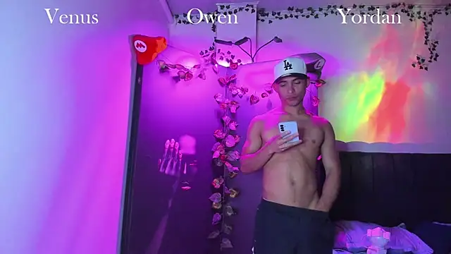 Owen Benkosky online show from 12/03/25, 03:03