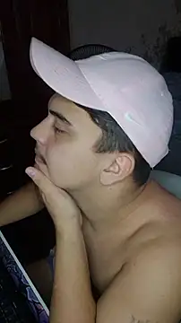 Snapshot of Yunan00 chatting on 03/06/26, 04:14 Yunan00 online show from 03/06/26, 04:14