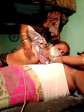 CUTE-004 online show from 10/05/25, 03:43