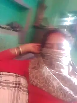 CUTE-004 online show from 10/07/25, 06:21