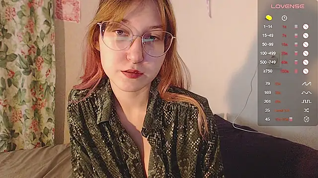 Snapshot of ohmycheryl chatting on 09/28/25, 02:11 ohmycheryl online show from 09/28/25, 02:11