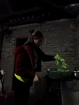 siki-00 online show from 12/22/25, 11:40