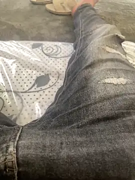 Hehjehjeqll online show from 04/13/26, 08:20