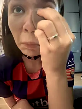 Snapshot of milkiiis chatting on 10/15/25, 07:30 milkiiis online show from 10/15/25, 07:30