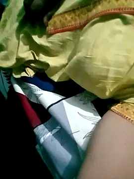 Snapshot of your_favourite_bhabhi chatting on 09/09/25, 09:36 your favourite bhabhi online show from 09/09/25, 09:36