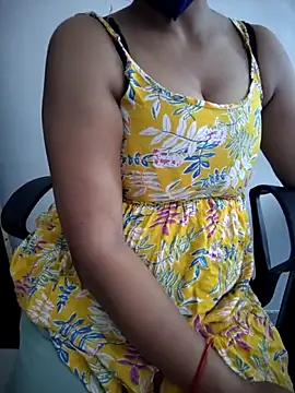 Snapshot of your_favourite_bhabhi chatting on 03/09/26, 08:51 your favourite bhabhi online show from 03/09/26, 08:51