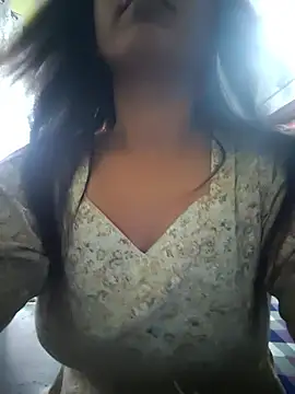 Snapshot of your_favourite_bhabhi chatting on 04/17/26, 10:29 your favourite bhabhi online show from 04/17/26, 10:29