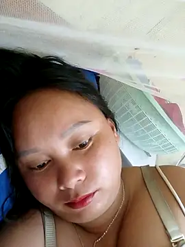 Snapshot of -Kitty-92 chatting on 09/09/25, 10:42 -Kitty-92 online show from 09/09/25, 10:42