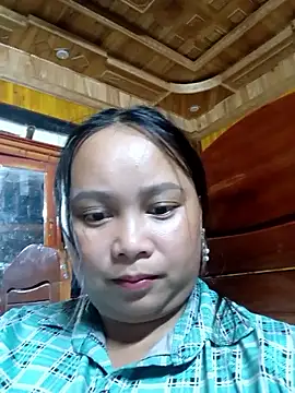 Snapshot of -Kitty-92 chatting on 09/10/25, 10:48 -Kitty-92 online show from 09/10/25, 10:48