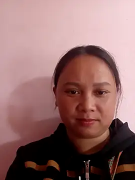 Snapshot of -Kitty-92 chatting on 09/18/25, 04:36 -Kitty-92 online show from 09/18/25, 04:36