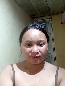 Snapshot of -Kitty-92 chatting on 09/19/25, 10:49 -Kitty-92 online show from 09/19/25, 10:49