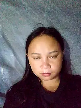 Snapshot of -Kitty-92 chatting on 09/26/25, 11:31 -Kitty-92 online show from 09/26/25, 11:31