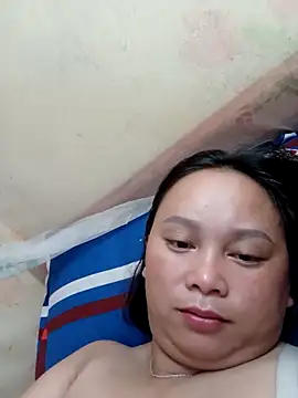 Snapshot of -Kitty-92 chatting on 09/27/25, 11:43 -Kitty-92 online show from 09/27/25, 11:43