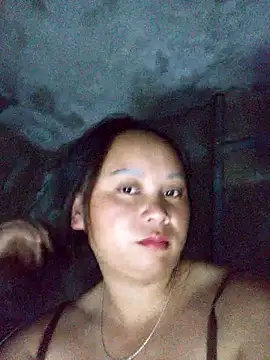 Snapshot of -Kitty-92 chatting on 10/02/25, 10:39 -Kitty-92 online show from 10/02/25, 10:39