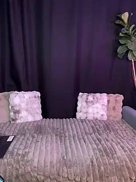 Snapshot of SerynthMeira chatting on 10/26/25, 03:51 SerynthMeira online show from 10/26/25, 03:51