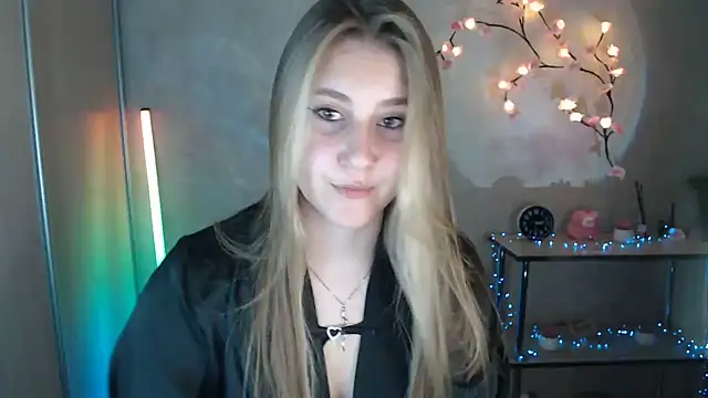 Snapshot of Milka_kamila chatting on 07/17/26, 12:12 Milka kamila online show from 07/17/26, 12:12